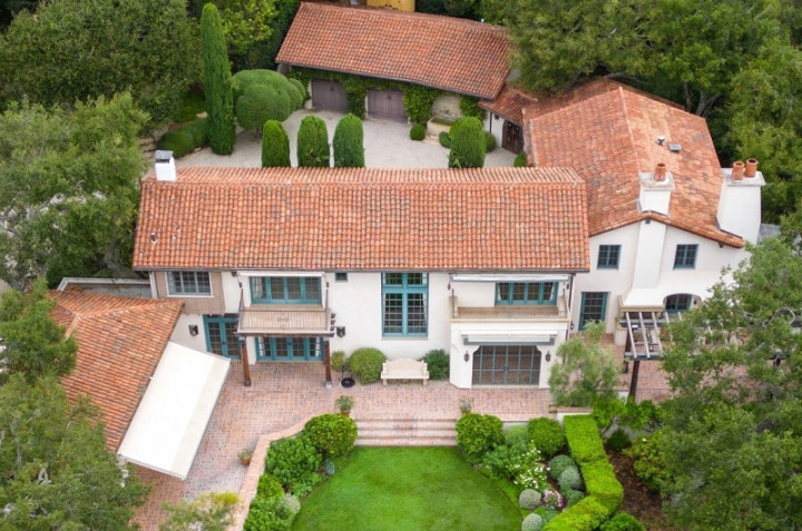 Beli Rumah Seharga Rp221 Miliar, Jennifer Aniston  Jadi Tetangga  Ariana Grande