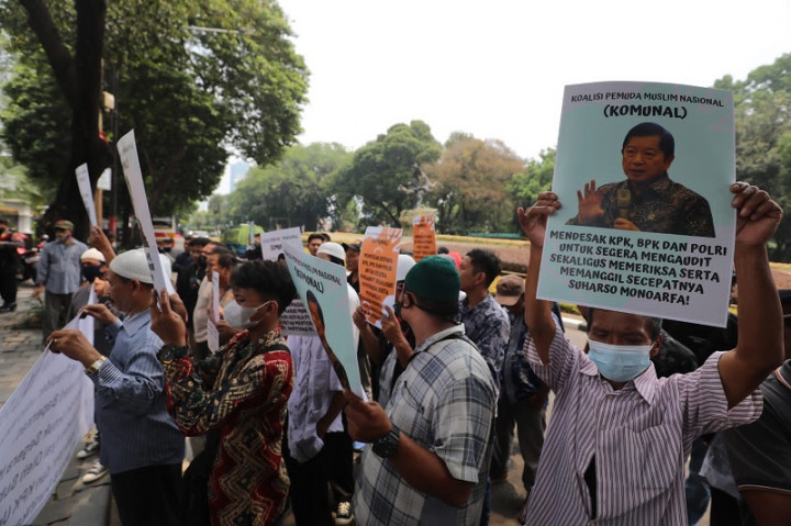 Massa Desak Suharso Monoarfa Diproses Hukum