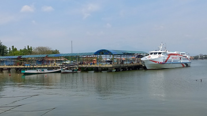 Tiket Penyeberangan Kelas Bisnis dan Ekonomi ke Karimun Jawa Naik 25%