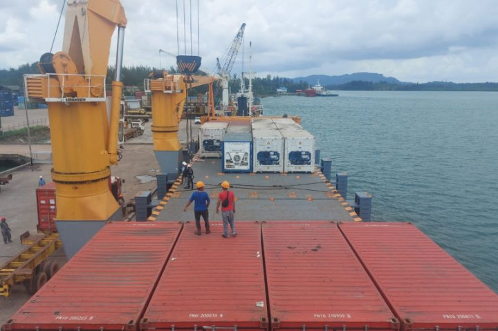 Kapal Tol Laut KM Logistik Nusantara Kembali Bersandar di Bintan