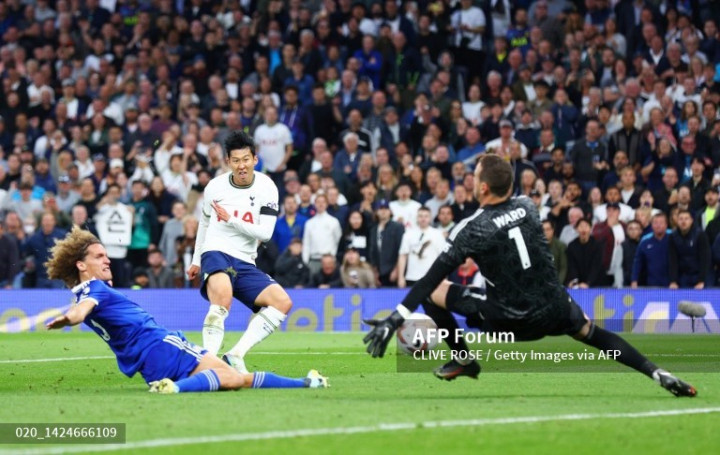 Hattrick Son Bawa Spurs Remukkan Leicester