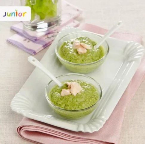 Sontek resep MPASI salmon dengan campuran sayur bayam untuk si kecil. (Foto: Dok. Endeus TV)