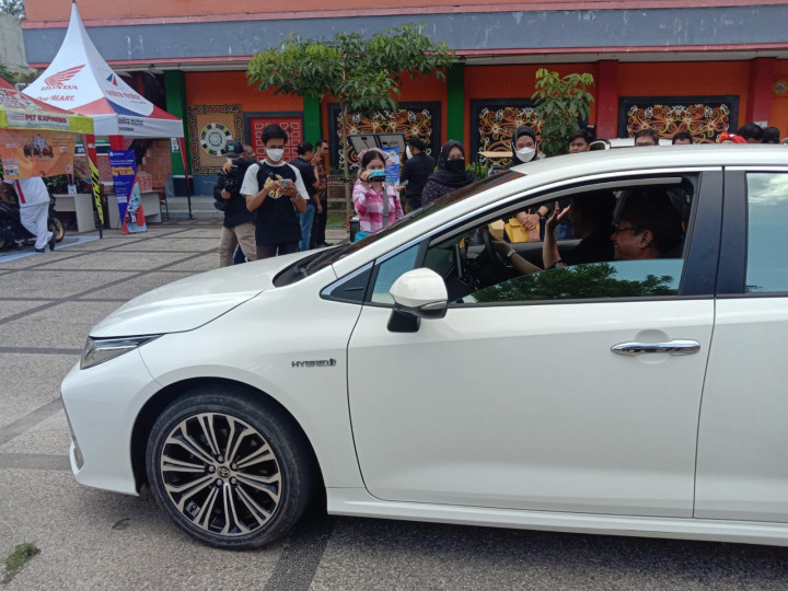 Mengendarai Mobil Listrik Harus Ekstra Hati-Hati