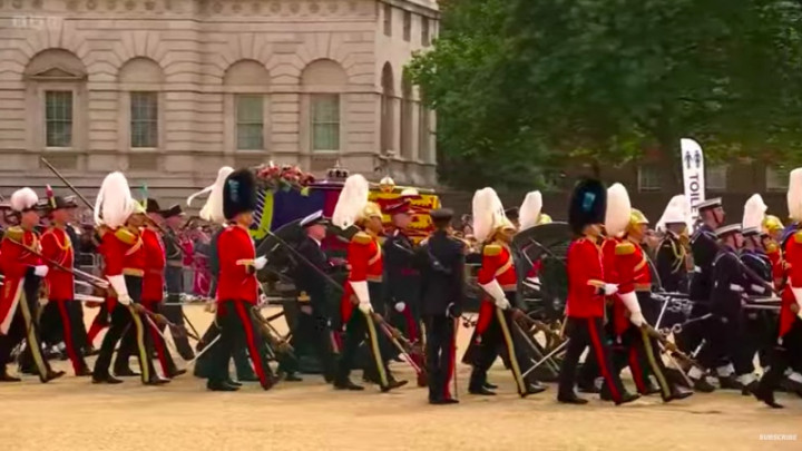 Peti Mati Ratu Elizabeth Tinggalkan Westminster Abbey, Menuju Peristirahatan Terakhir