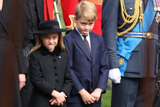 Pangeran George-Putri Charlotte Jadi Pelayat Termuda di Pemakaman Ratu Elizabeth II