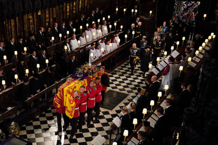 Momen Ratu Elizabeth II Dimakamkan