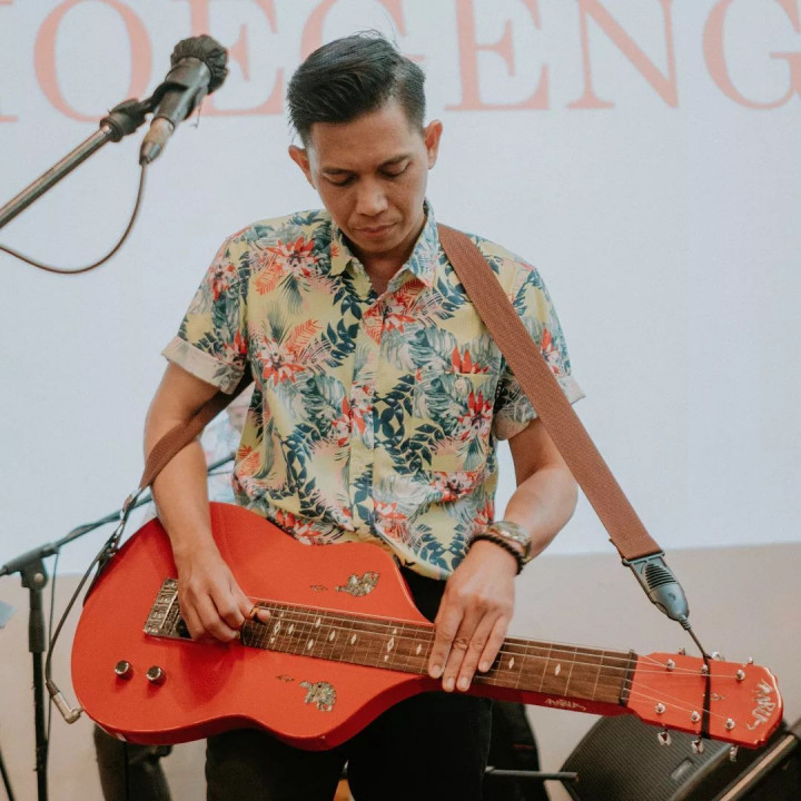 Kenalan dengan Amrus Ramadhan, Musisi yang Bikin Lagu Tribute untuk Kapolri Hoegeng