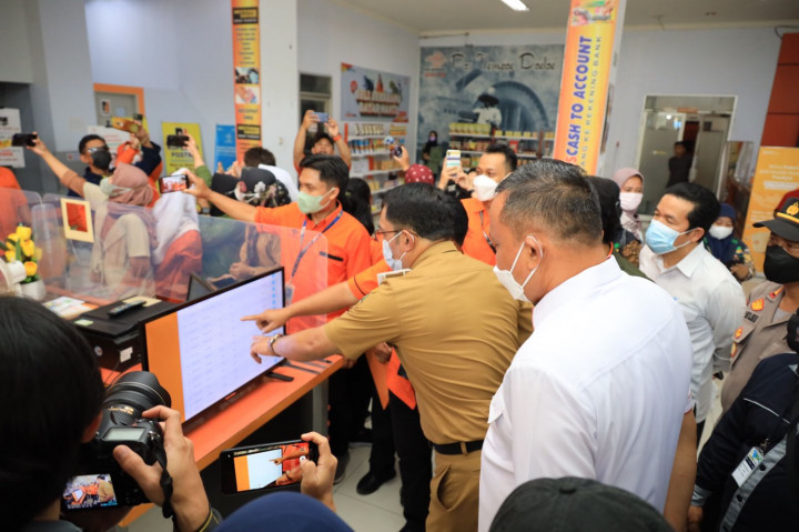 Pantau Pembagian BLT BBM, Gubernur Jabar: Jangan Takut Tidak Cair