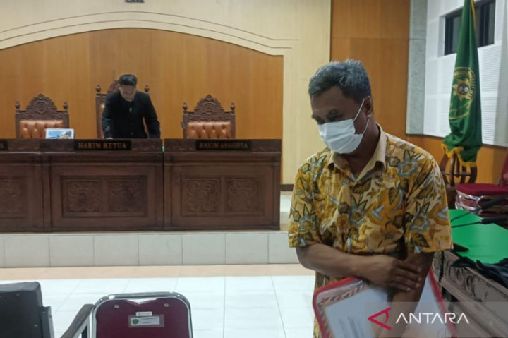 Hakim Vonis Bebas PPK Proyek Kolam Labuh Lombok Timur