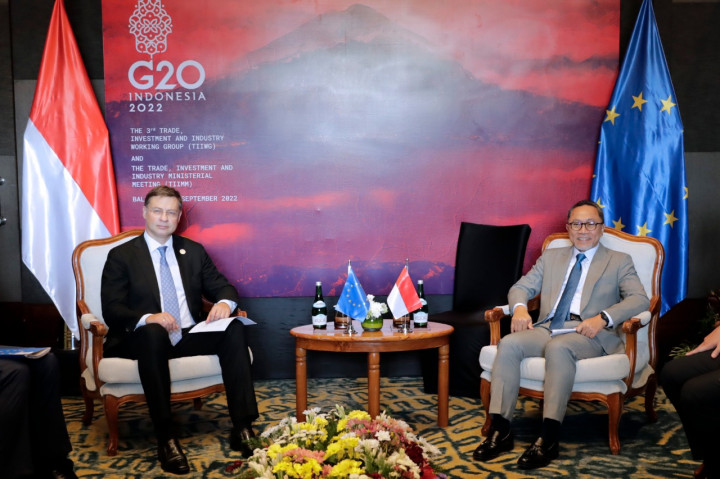 Zulhas Minta Uni Eropa Kebut Penyelesaian Perundingan IEU-CEPA