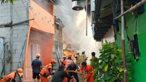 Ini Penyebab 10 Rumah di Cempaka Baru Hangus Terbakar
