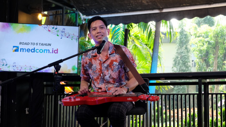 Mengenal Musikalitas Jenderal Hoegeng lewat Lagu Karya Amrus Ramadhan