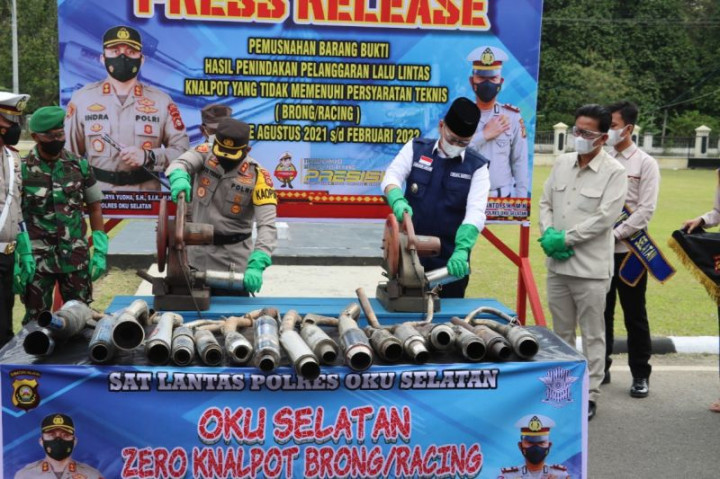 <i>Tak Main-main</i>, Polda Jateng Musnahkan 140 Ribu Knalpot Brong