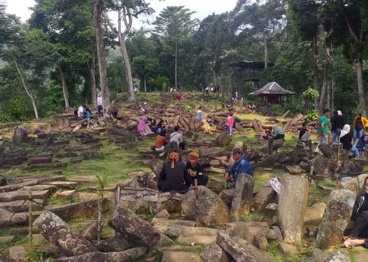 UI Kolaborasi dengan Kemenparekraf Implementasikan CHSE dan Mitigasi Bencana di Desa Wisata Gunung Padang