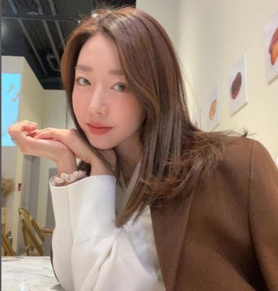 Hasilnya Tambah Cantik, Sunny Dahye Recreate Gaya Make Up 10 Tahun Lalu