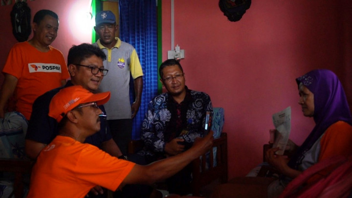 Warga di Daerah Terpencil, Tertinggal, dan Terdepan Antusias Terima Uang BLT BBM