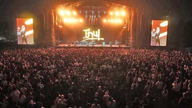 Di Panggung Pestapora, Inul Beri Penghormatan untuk Almarhum Didi Kempot