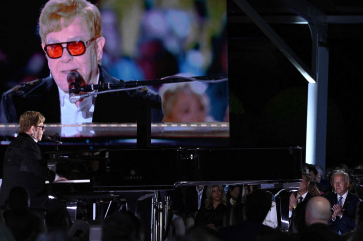Elton John Tampil di Gedung Putih