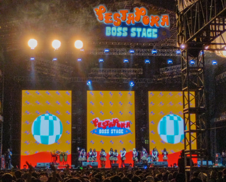 JKT48 Sedot Perhatian Ribuan Penonton saat Tampil di Pestapora