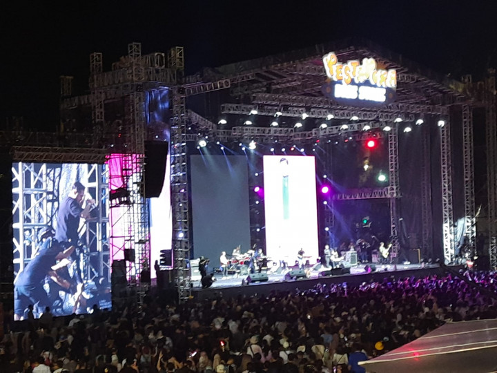 Gokil! Nassar Manjat Panggung, Penonton Pestapora Histeris