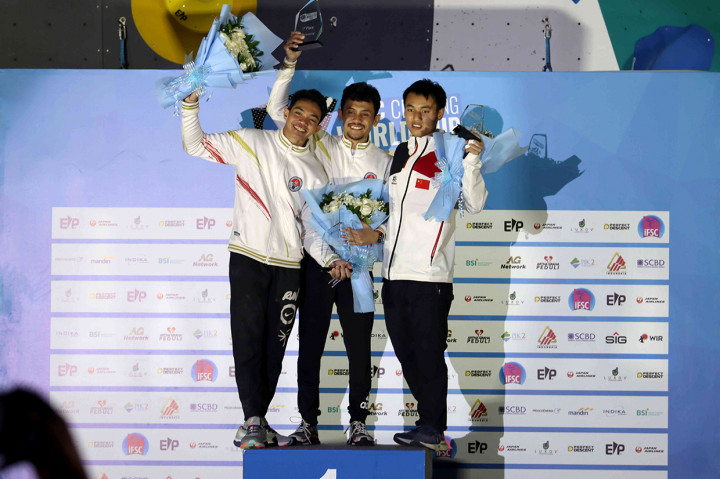 Veddriq Leonardo Pertahankan Gelar Juara Dunia Panjat Tebing 2022