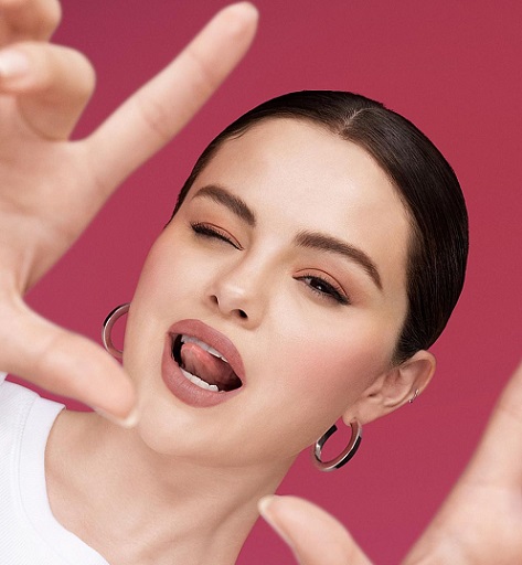 My Mind And Me: Ketika Selena Gomez Berani Mengungkapkan Jati Diri Sebenarnya