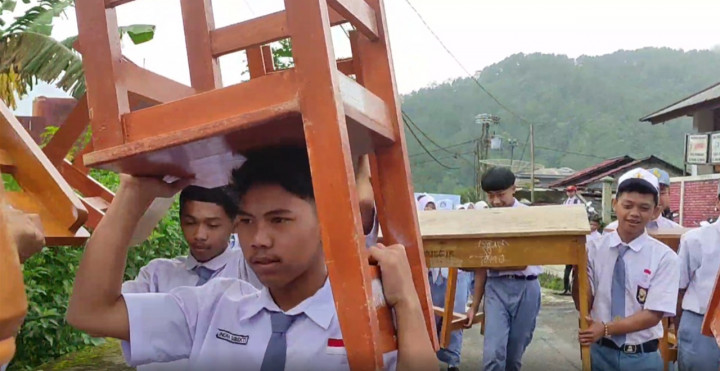 Siswa SMKN 1 Karangjambu Purbalingga Belajar di Kios Pasar