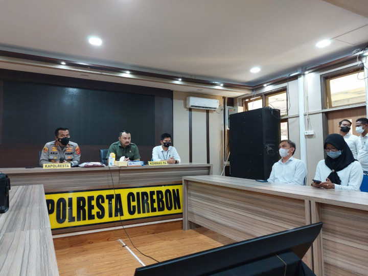 Seorang Polisi di Cirebon Perkosa Anak Tiri