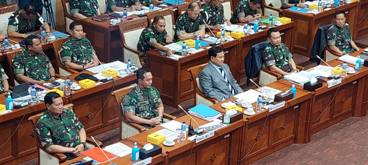 Rapat Tertutup Komisi I DPR dengan Kemenhan dan TNI Dikritik