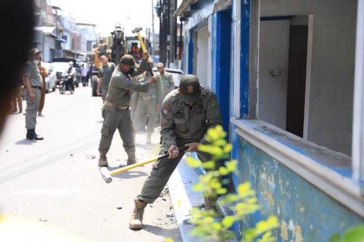 Antisipasi Banjir, Pemkot Medan Bongkar 49 Bangunan Liar