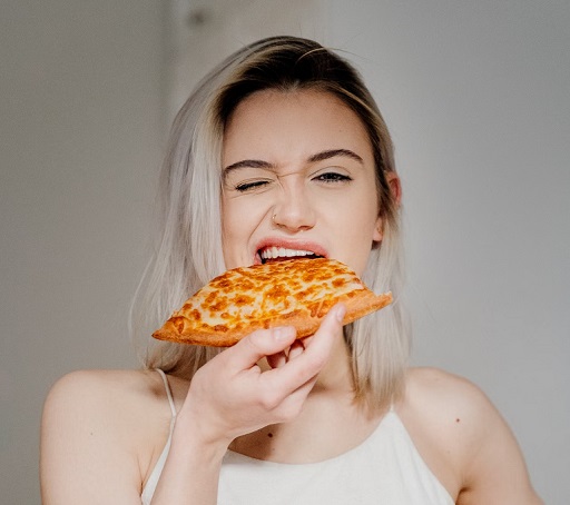 Pizza menduduki puncak daftar makanan favorit bagi banyak orang. (Foto: Ilustrasi. Dok. Unsplash.com)