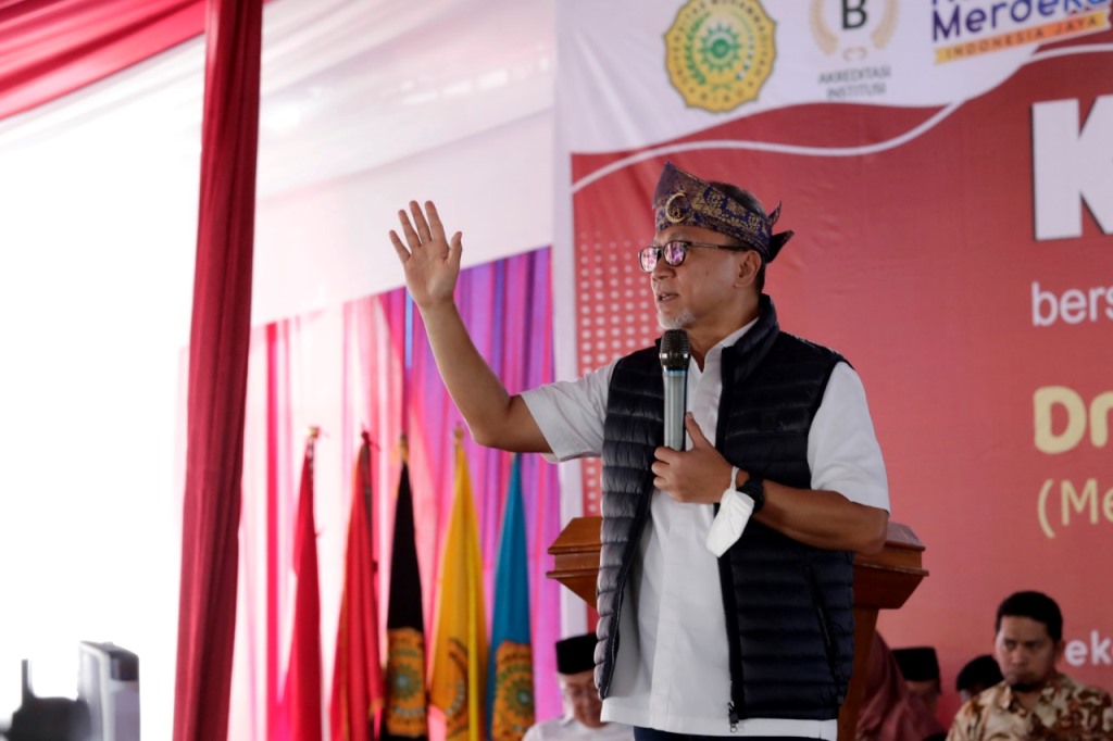Mendag Zulkifli Hasan saat menjadi pembicara dalam kuliah umum Universitas Muhammadiyah Riau. Foto: dok Biro Humas Kemendag.