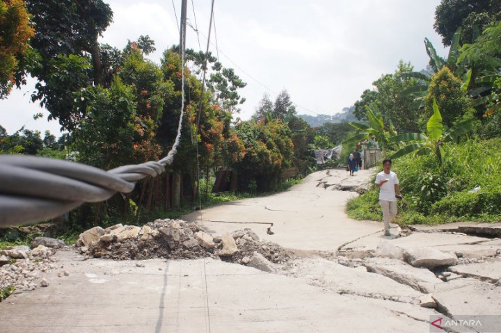 Terkuak, Fenomena Pergerakan Tanah di Bogor Disebabkan Rayapan