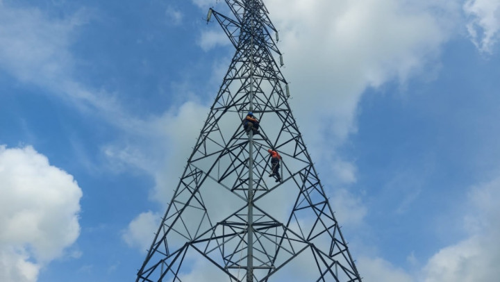 Hubungan Percintaan <i>Complicated</i>, ABG di Tasik Coba Bunuh Diri Panjat Tower Sutet