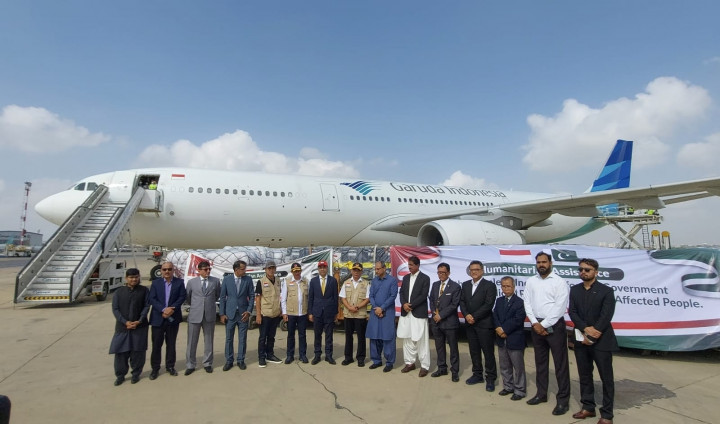 Indonesia's Humanitarian Assistance Arrives in Pakistan