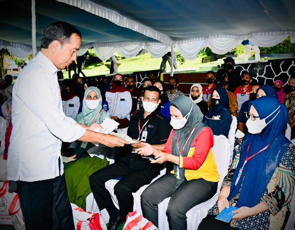 Tenang, Presiden Akan Memelototi Penyaluran BSU dan BLT BBM