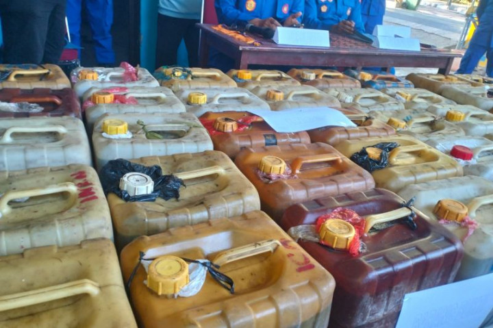 Polisi Sita Ribuan Solar Bersubsidi Ilegal untuk Kapal Wisata di Labuan Bajo