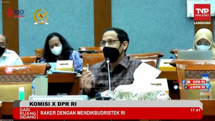 RUU Sisdiknas Tak Masuk Prolegnas 2022, Nadiem Sebut Nasib Guru Belum Tersertifikasi Makin Kasian