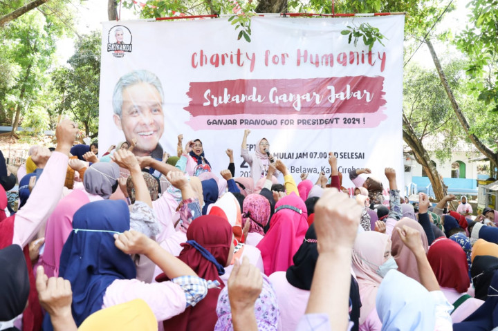 Relawan Ganjar Menyebar Ribuan Paket Sembako di Jawa Barat