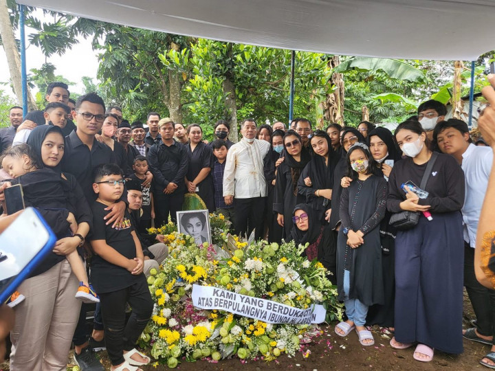 Kabar Duka, Ibunda Mayangsari Meninggal Dunia