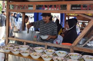 Kemeriahan Festival Kuliner di Lamongan, 1.000 Porsi Makanan Ludes