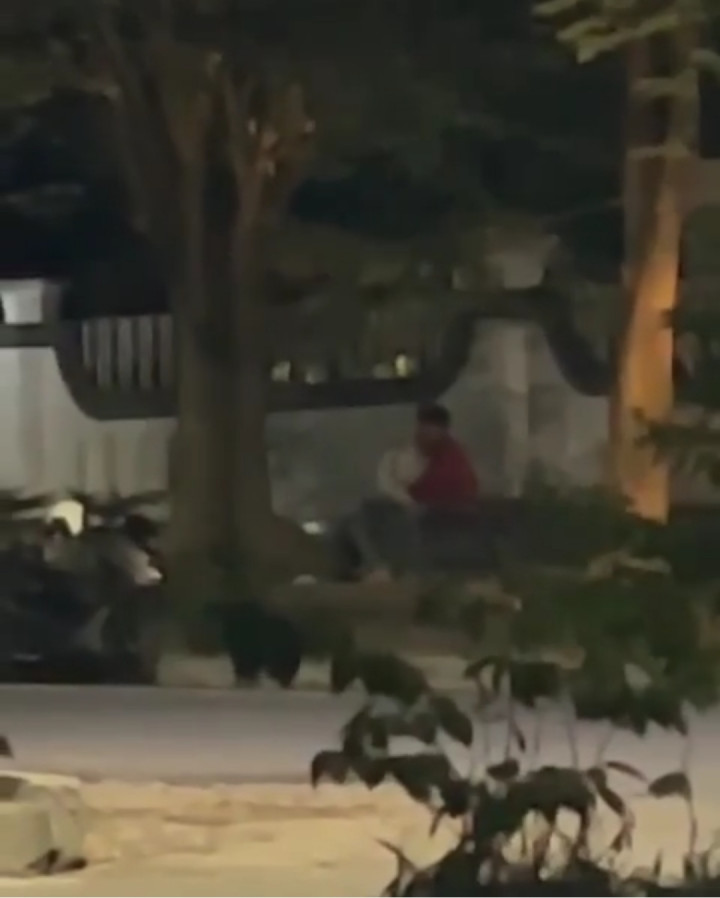 Duo Sejoli di Malang Viral Nge-<i>Date</i> Mesum di Taman Depan Kampus