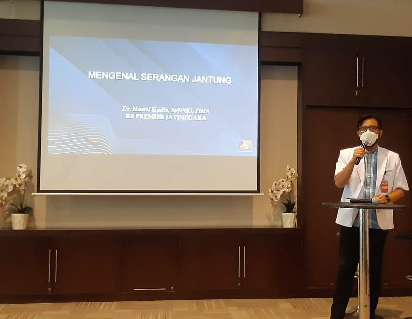dr. Hasril Hadis, Sp.JP(K), FIHA dalam seminar mengenai pentingnya perawatan komprehensif pada orang yang terkena serangan jantung. (Foto: A. Firdaus/Medcom)