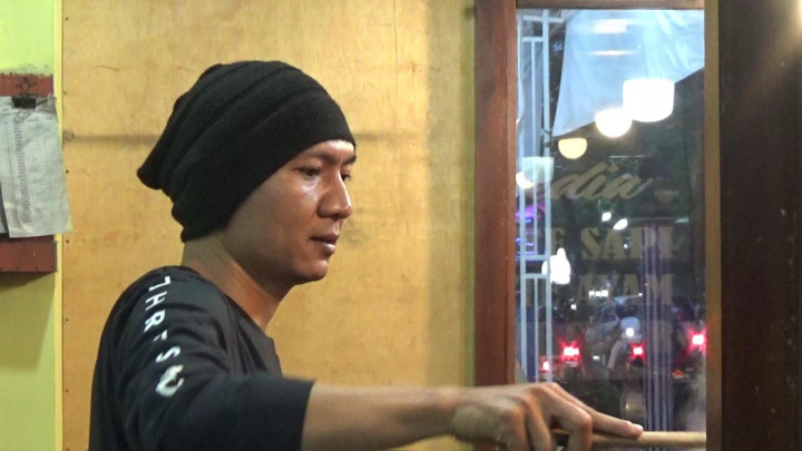 Mirip Anji Eks Vokalis Drive, Penjual Sate di Yogyakarta Dapat Berkah