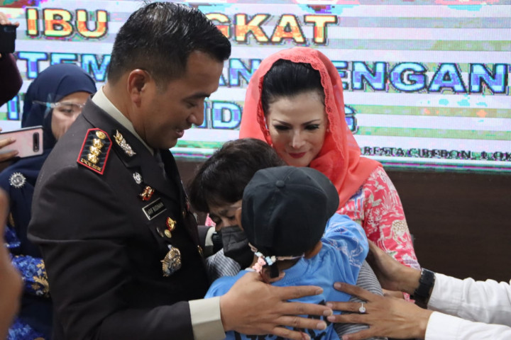 Haru! Bocah Koban Penganiayaan Ibu Angkat Akhirnya Bertemu Ibu Kandung Setelah 5 Tahun Terpisah
