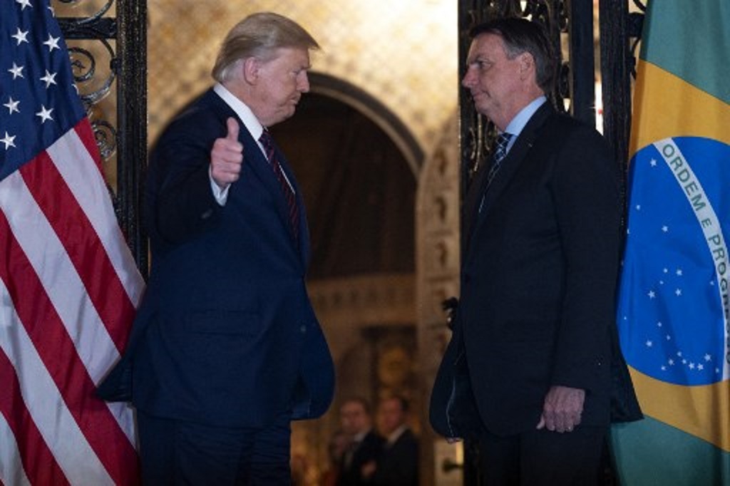 Trump Serukan Warga Brasil untuk Pilih Bolsonaro, Bantu Teman Nih Bos?