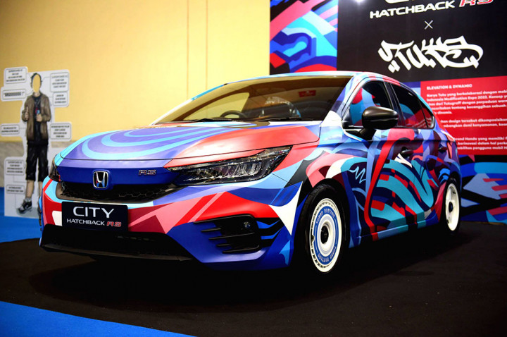 Menumpahkan Konsep Scientific Street Art di Honda City Hatchback