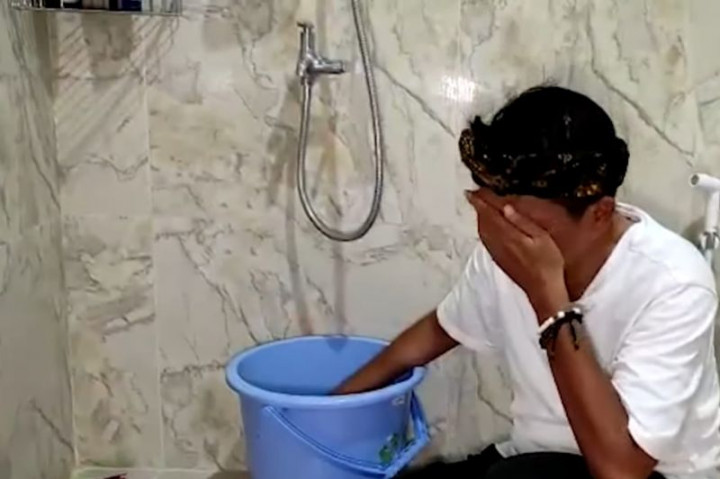 Jelang Sidang Cerai dengan Bupati Purwakarta, Dedi Mulyadi Unggah Lagu Galau