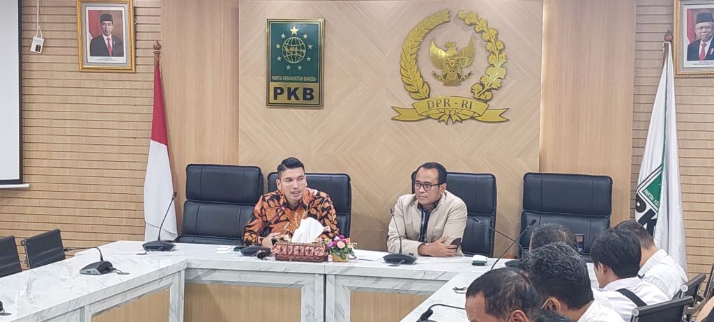 Anggota Fraksi PKB Heru Widodo (kanan). Medcom.id/Anggi Tondi