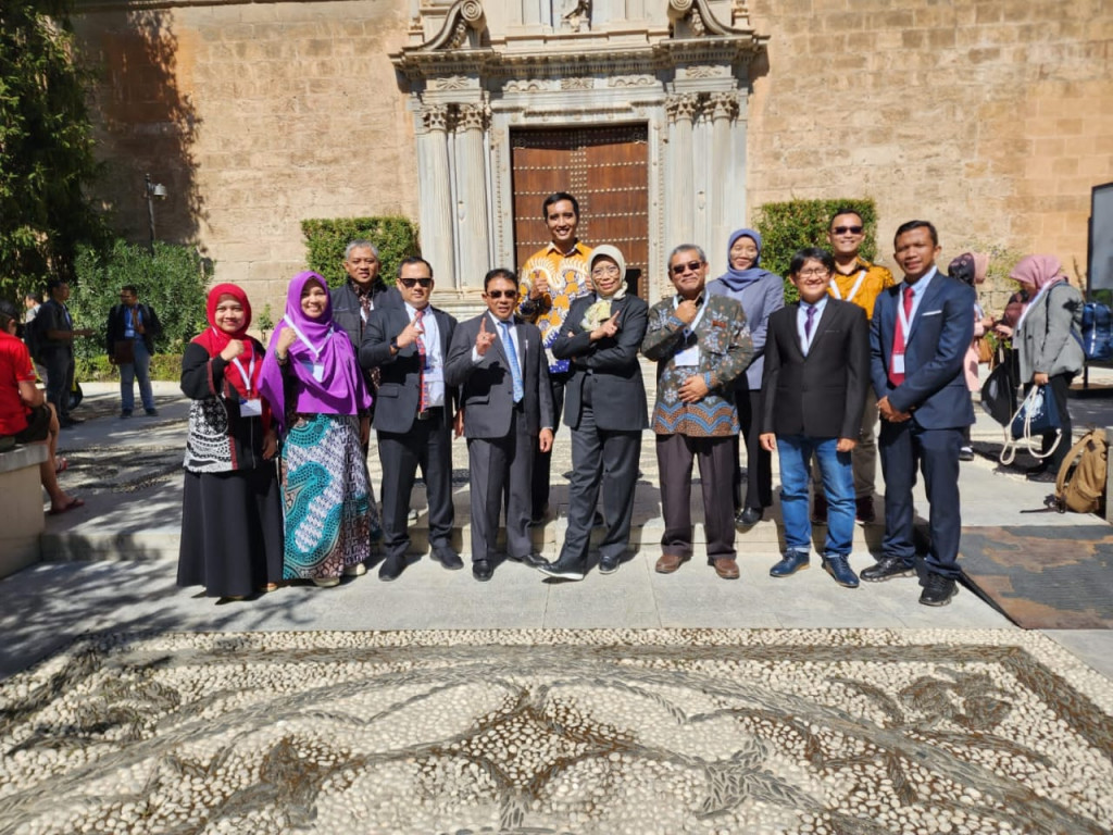 Wow, 7 Perguruan Tinggi Indonesia Terbang ke University of Granada Spanyol Wow, 7 Perguruan Tinggi Indonesia Terbang ke University of Granada Spanyol